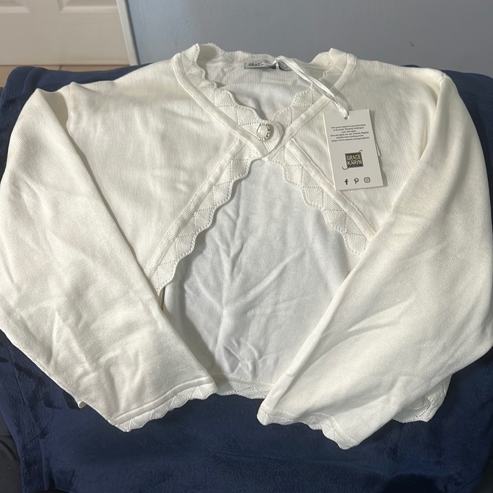 Grace Karin 3/4 sleeve white cover up with pearl button NWT